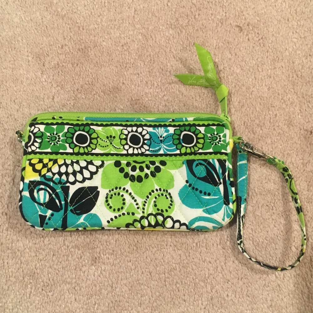 Vera Bradley Lime’s Up Wristlet (AUTHENTIC)